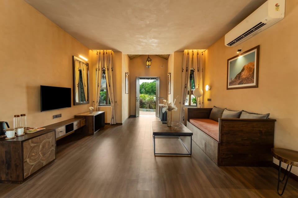 Luxury Cottage with Plunge Pool | Minibar (some free items), bed sheets