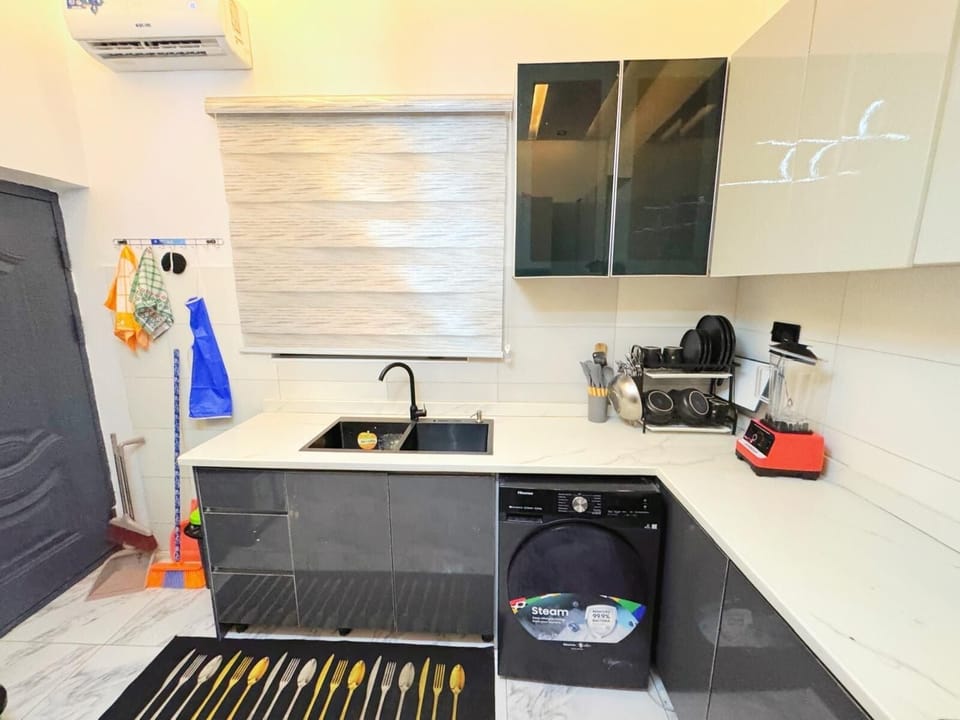 Apartment, Balcony, Beach View | Private kitchen