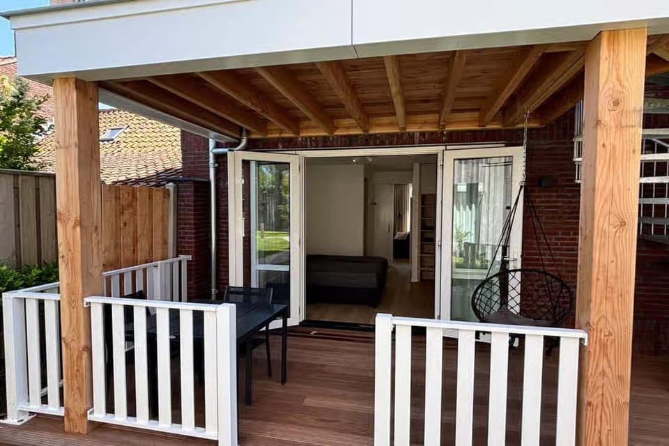 Entrance / Reception