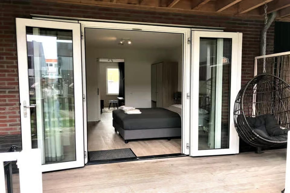 Entrance / Reception