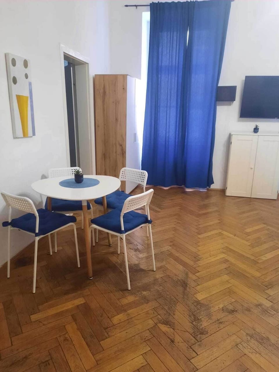 Basic Apartment | Iron/ironing board (on request), WiFi (free)