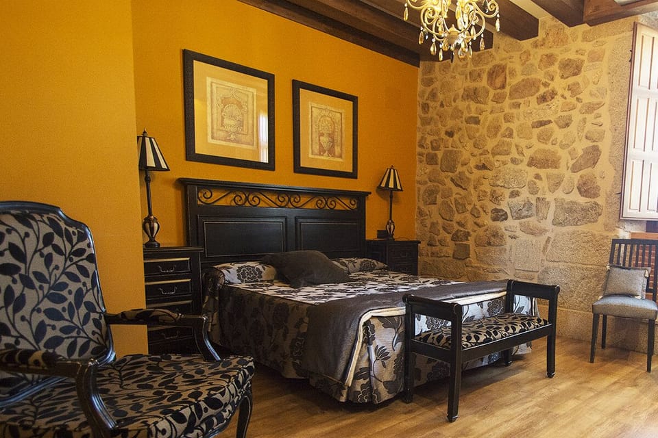 Superior Double Room | In-room safe, desk, soundproofing, free WiFi