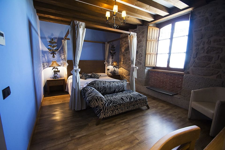 Suite | In-room safe, desk, soundproofing, free WiFi