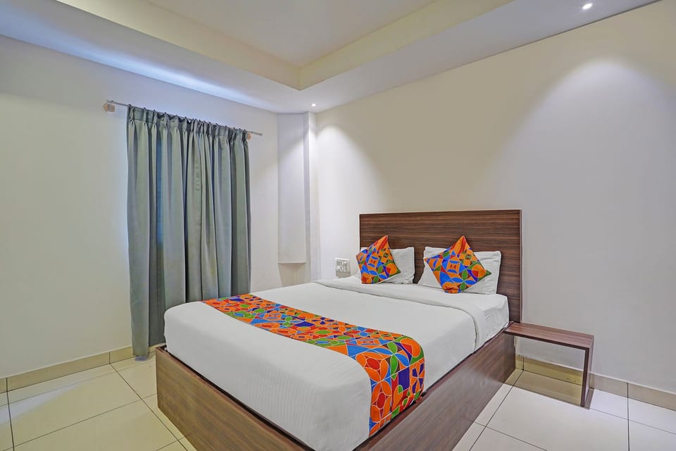 Deluxe Room | Egyptian cotton sheets, premium bedding, in-room safe, free WiFi