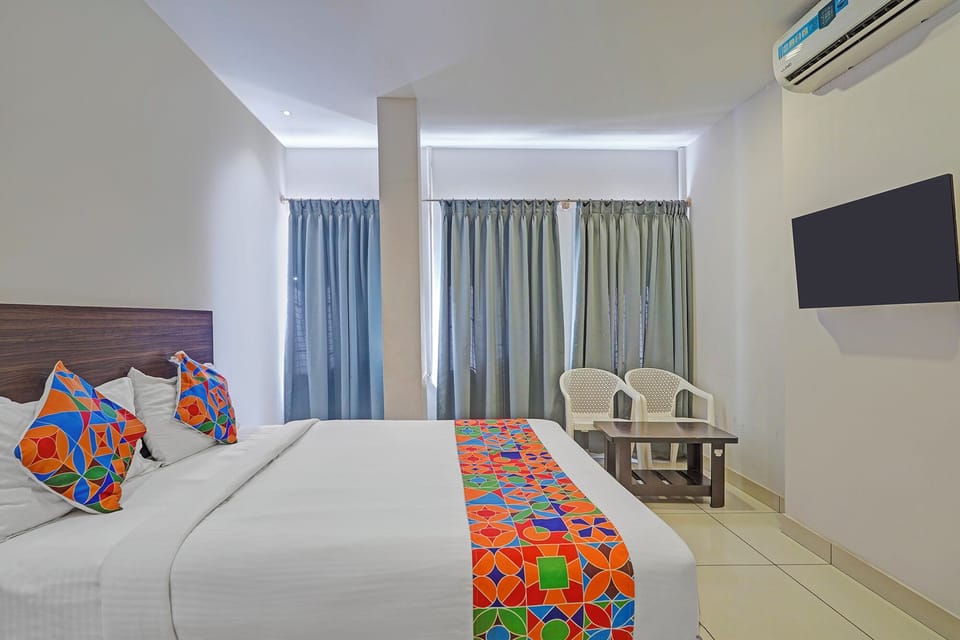 Egyptian cotton sheets, premium bedding, in-room safe, free WiFi
