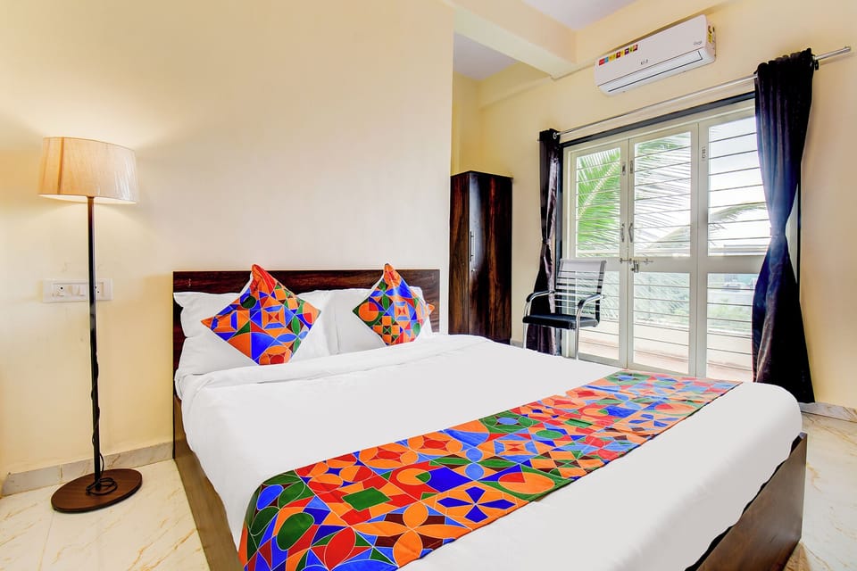 Egyptian cotton sheets, premium bedding, in-room safe, free WiFi
