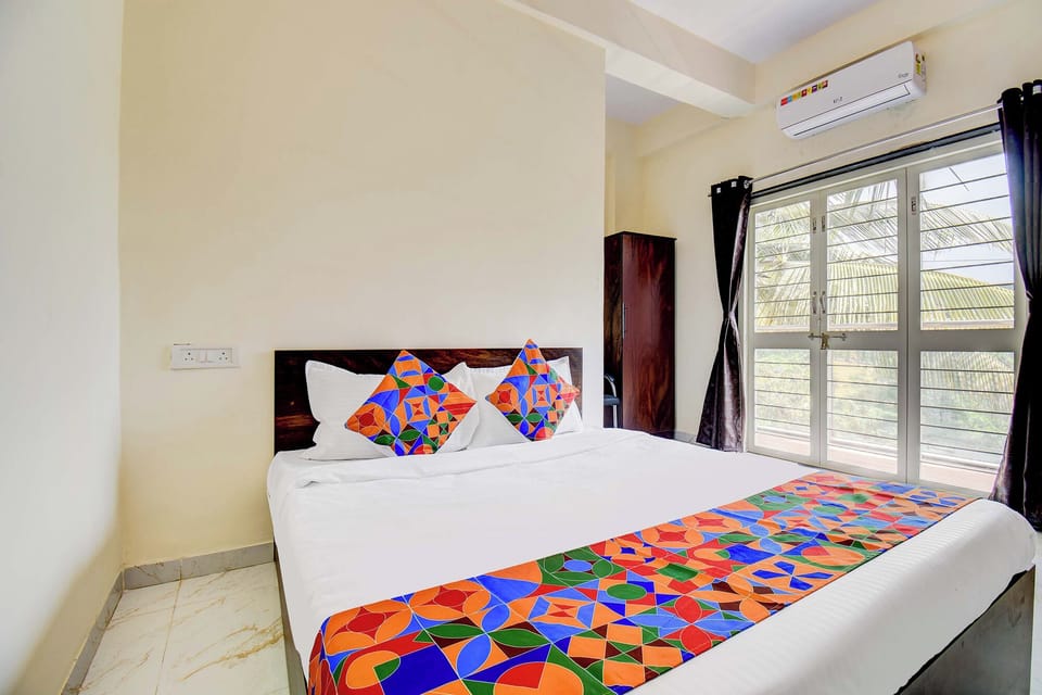 Egyptian cotton sheets, premium bedding, in-room safe, free WiFi