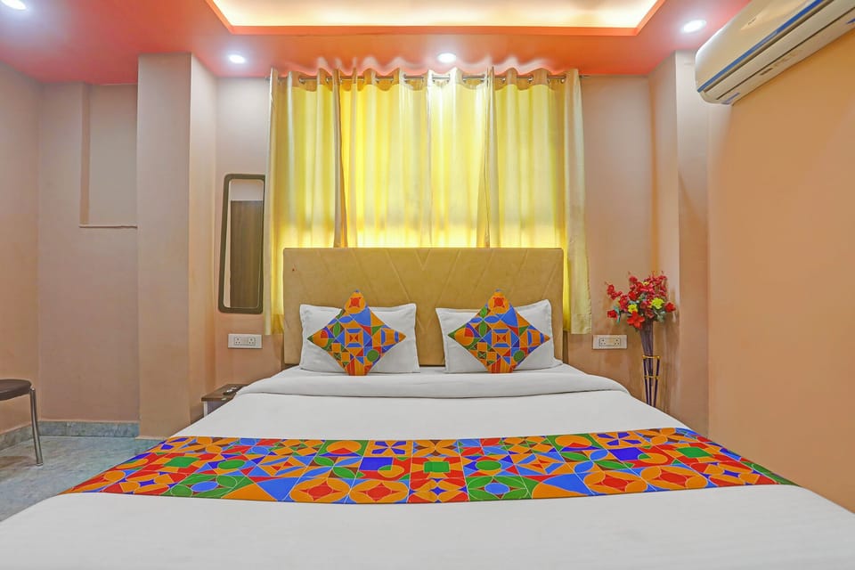 Egyptian cotton sheets, premium bedding, in-room safe, WiFi (free)
