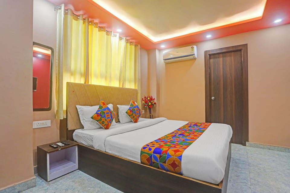 Egyptian cotton sheets, premium bedding, in-room safe, WiFi (free)
