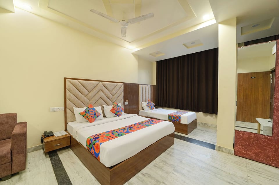 Egyptian cotton sheets, premium bedding, in-room safe, WiFi (free)