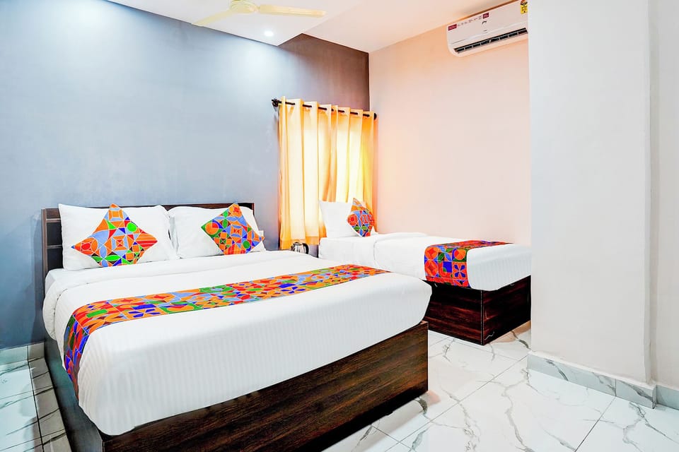 Egyptian cotton sheets, premium bedding, in-room safe, free WiFi