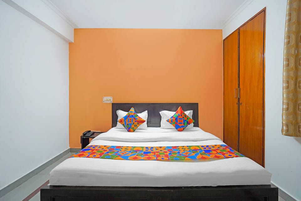 Egyptian cotton sheets, premium bedding, in-room safe, free WiFi