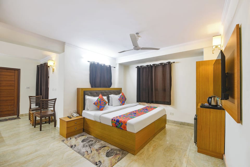 Egyptian cotton sheets, premium bedding, in-room safe, free WiFi