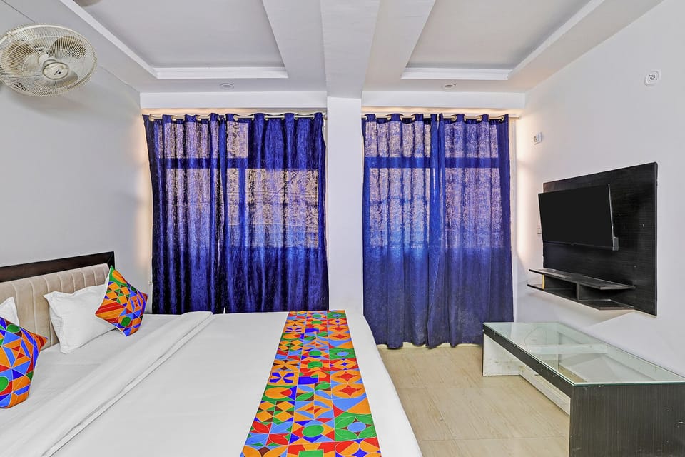 Egyptian cotton sheets, premium bedding, in-room safe, free WiFi