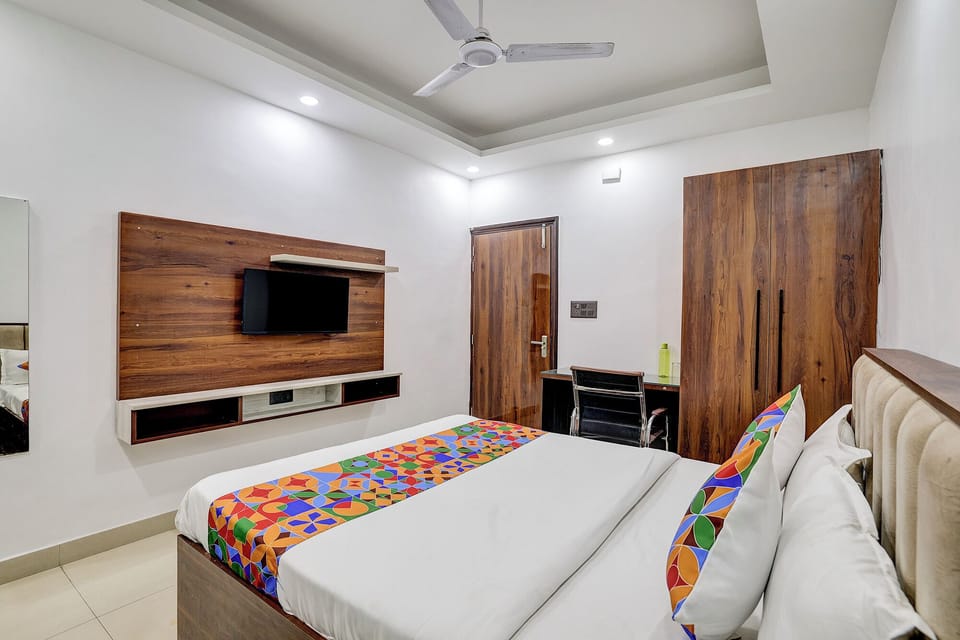 Egyptian cotton sheets, premium bedding, in-room safe, free WiFi