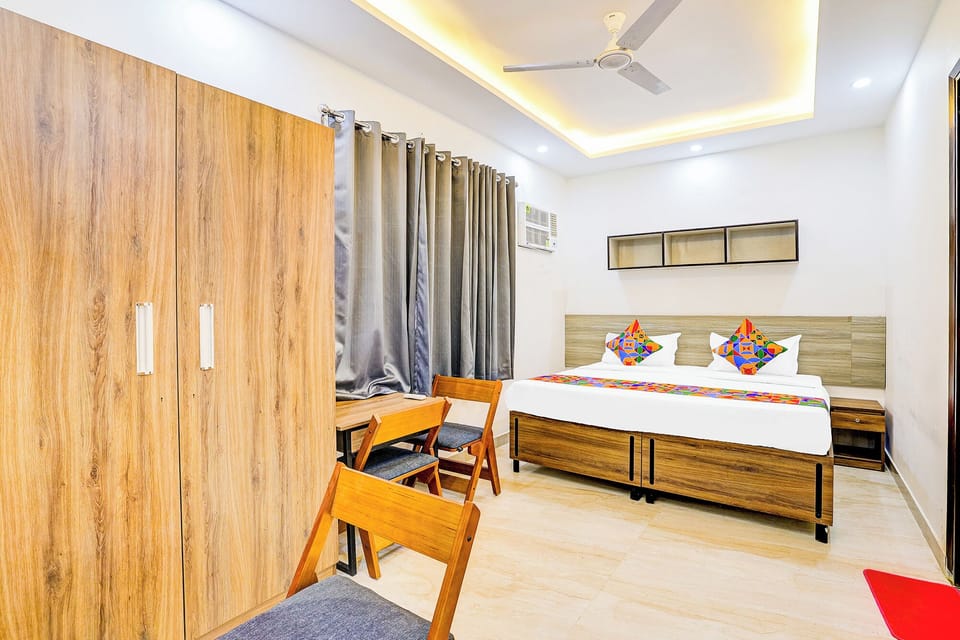 Egyptian cotton sheets, premium bedding, in-room safe, free WiFi