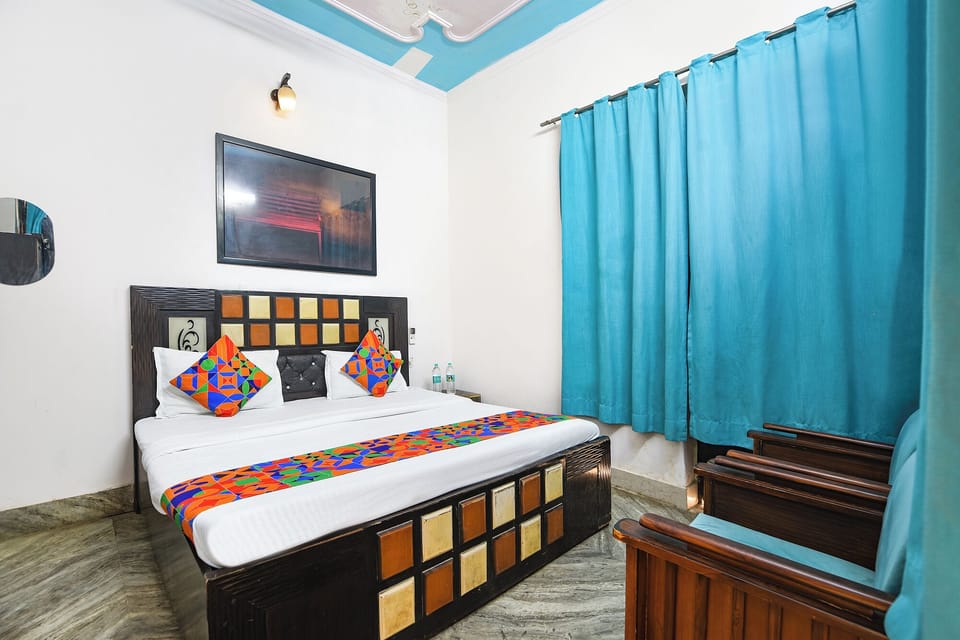 Deluxe Room | Egyptian cotton sheets, premium bedding, in-room safe, desk