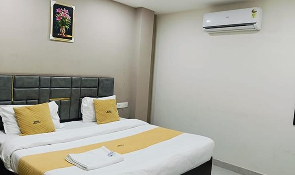 Egyptian cotton sheets, premium bedding, in-room safe, free WiFi