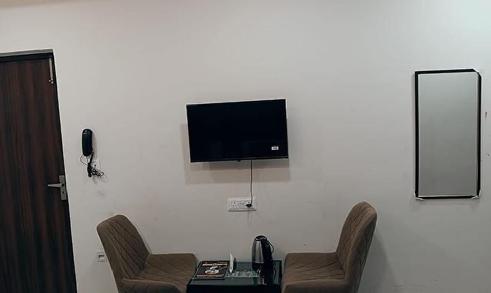 28-inch LCD TV with cable channels