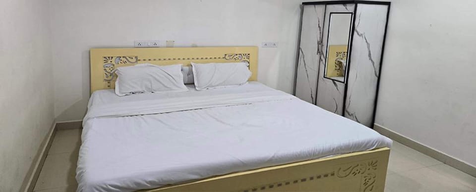 Egyptian cotton sheets, premium bedding, in-room safe, free WiFi