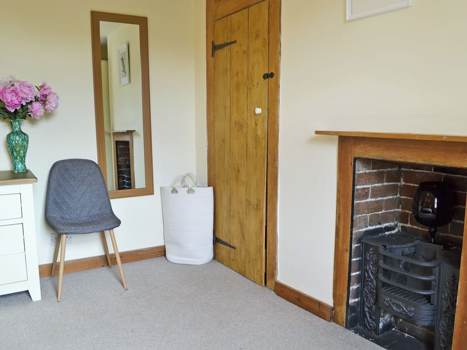 Double bedroom | Owl Cottage, Fordwich, Canterbury