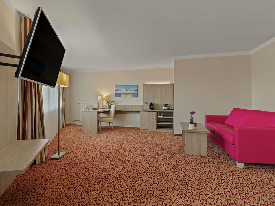 Junior Suite, 1 Double Bed with Sofa bed, Courtyard View (Quietly Located) | In-room safe, desk, soundproofing, WiFi (free)