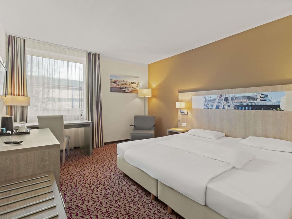 In-room safe, desk, soundproofing, WiFi (free)