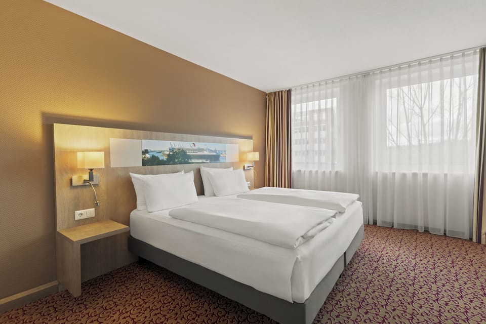 Junior Room, 1 Double Bed with Sofa bed | In-room safe, desk, soundproofing, WiFi (free)