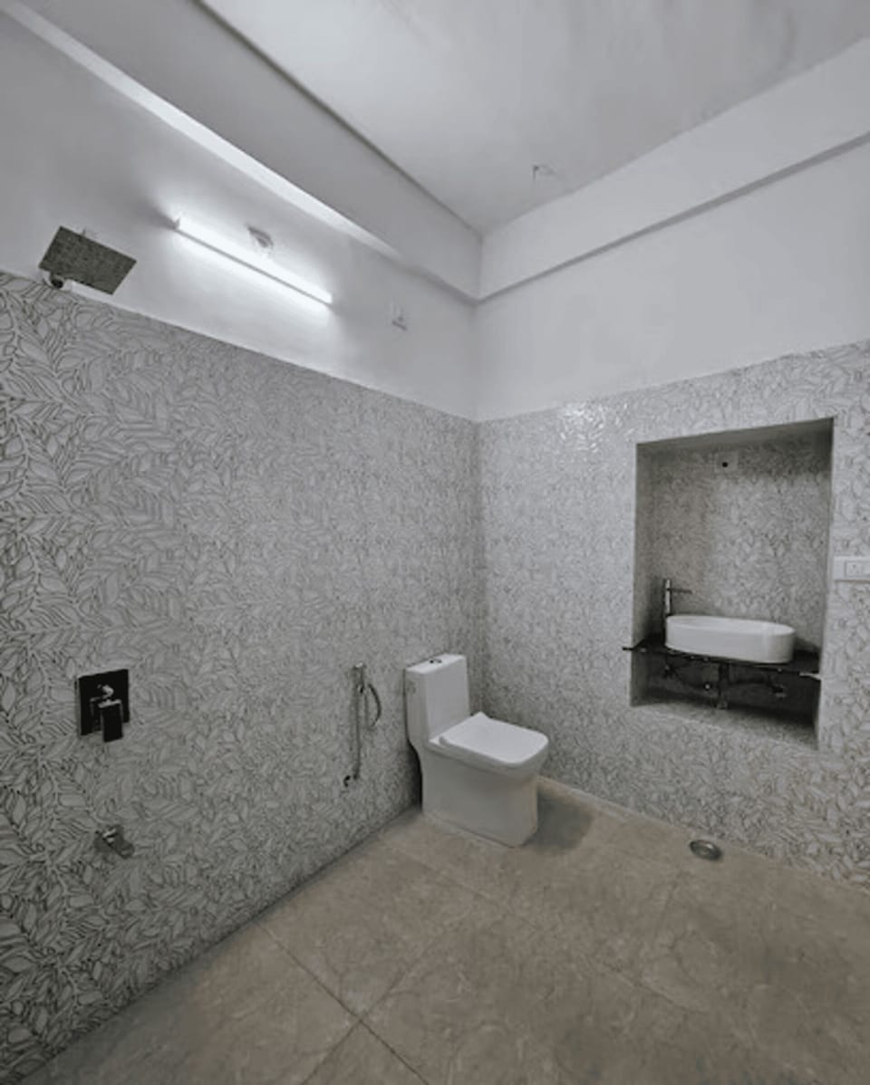 Family Suite | Bathroom