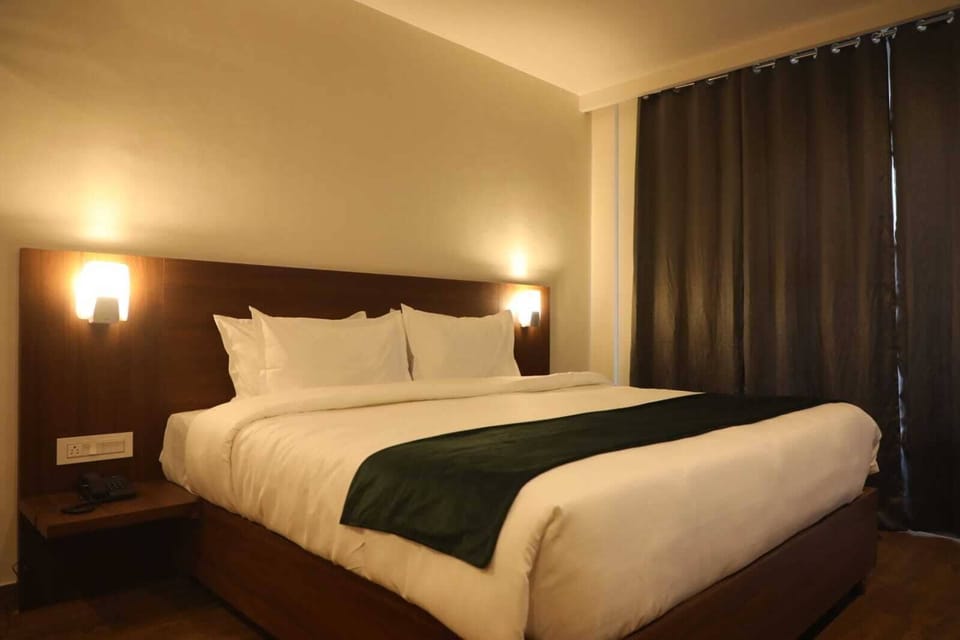 Superior Room | Desk, laptop workspace, soundproofing, free WiFi