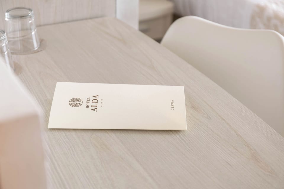 In-room safe, bed sheets