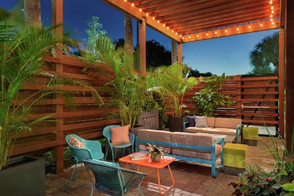 Hotel Alba - Outdoor Sitting Area