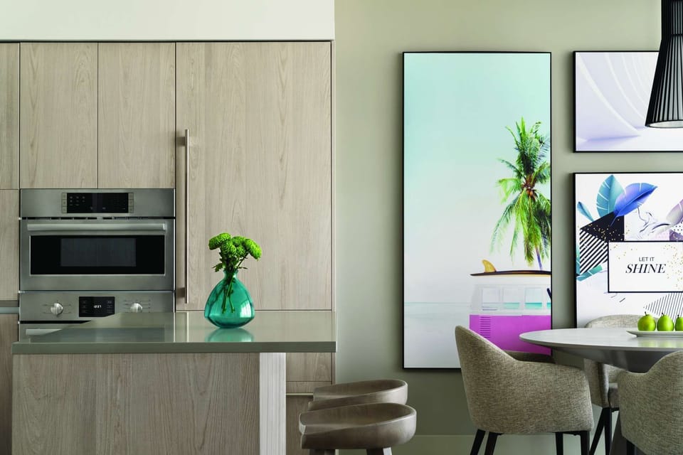 1 bedroom - kitchen with built in oven.