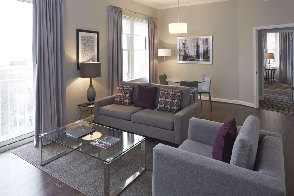One-Bedroom Suite - living room