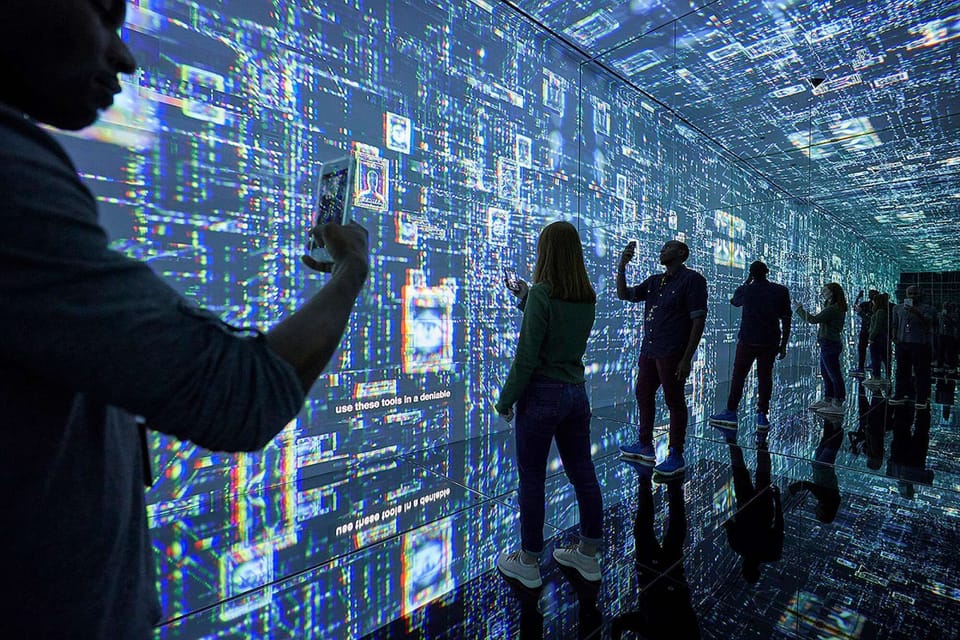 The International Spy Museum, perfect for 007 enthusiasts, covers espionage techniques, technology, history, and modern roles. Interactive exhibits showcase real equipment like a KGB poison dart umbrella and James Bond movie props.