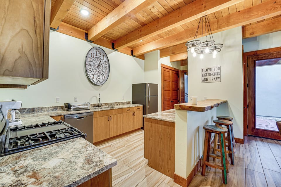 House (4 Bedrooms) | Interior
