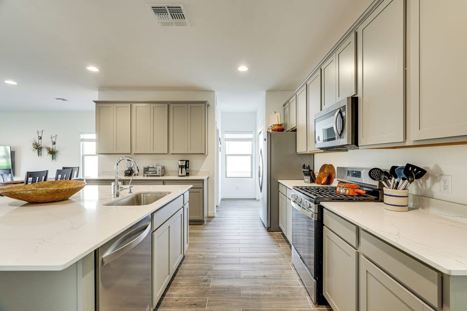 House (4 Bedrooms) | Interior