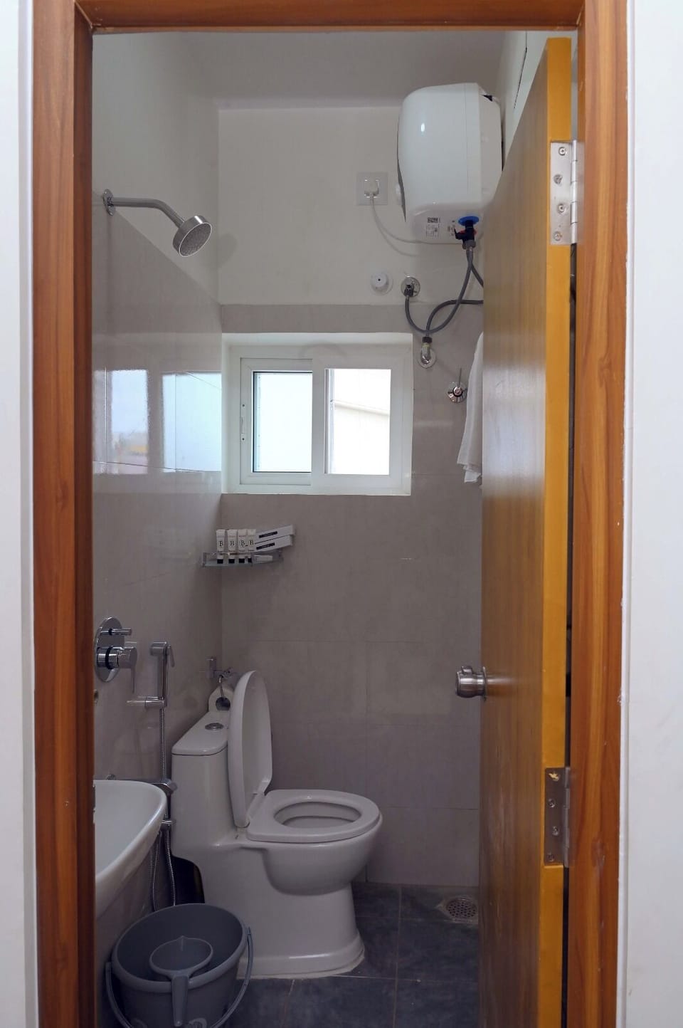 Deluxe Double Room, City View | Bathroom | Shower, towels, soap, shampoo