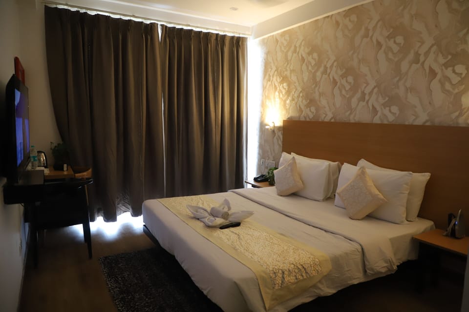 In-room safe, desk, laptop workspace, soundproofing