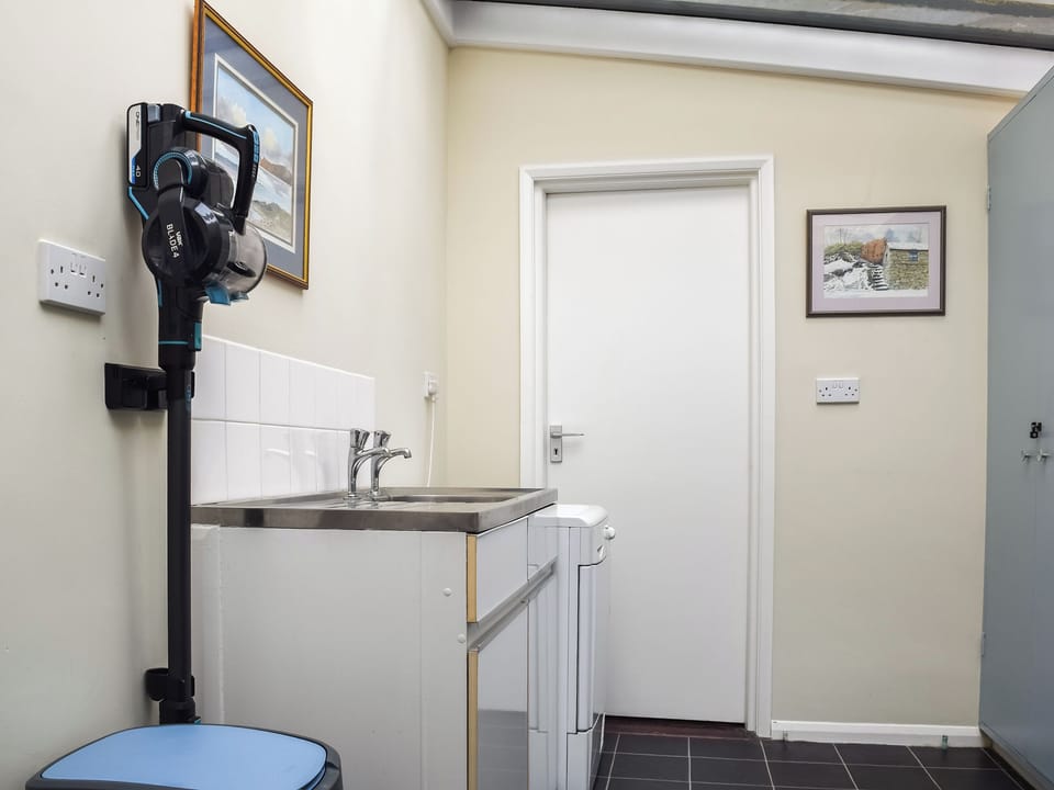 Utility room | Russell Cottage, Flore