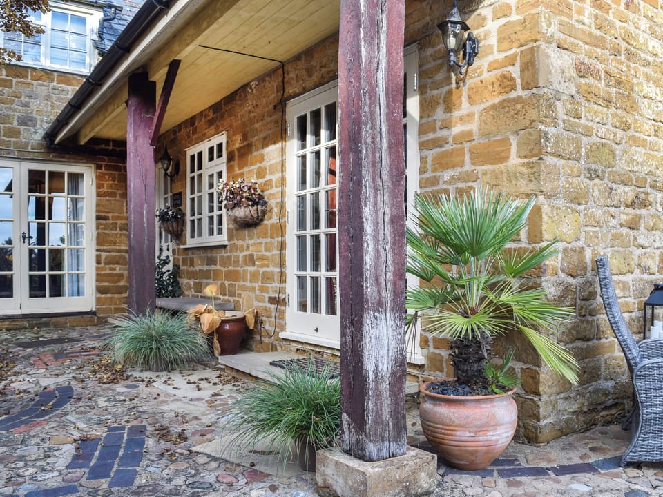 Exterior | Russell Cottage, Flore