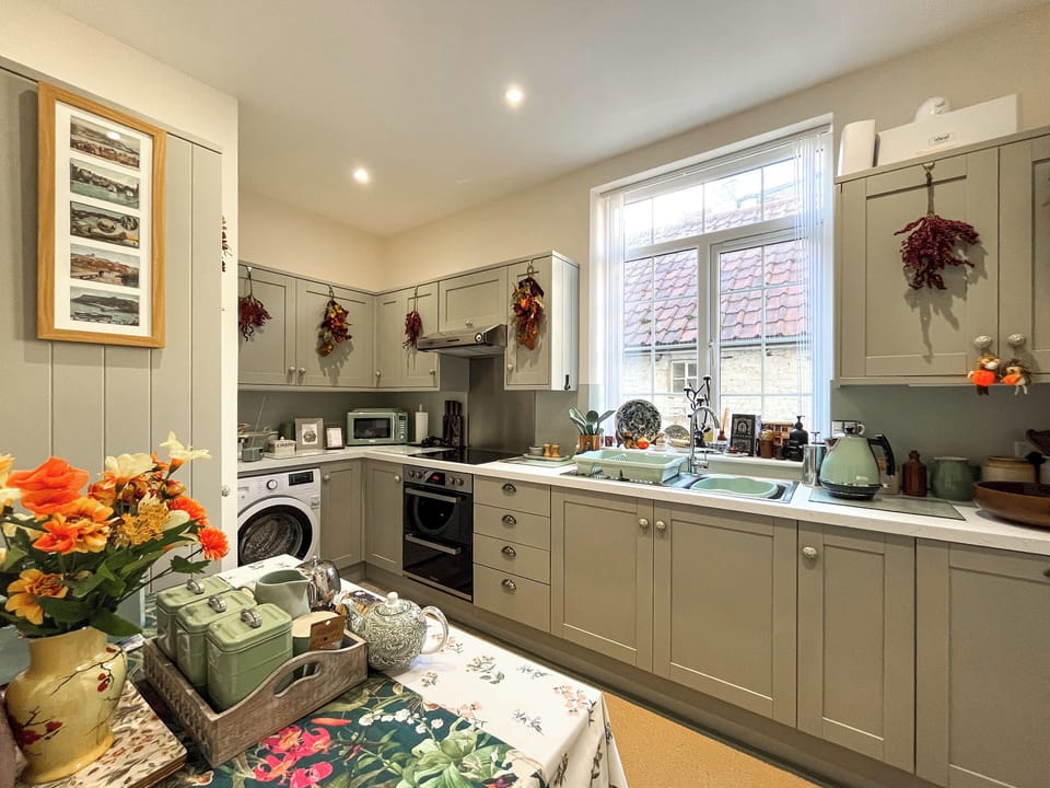 Kitchen/diner | Hildas Hideaway, Whitby
