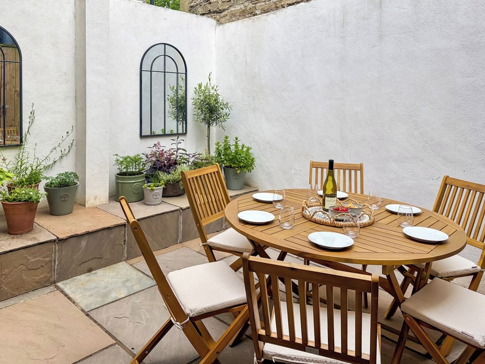 Patio garden | Stone&rsquo;s Throw, Richmond