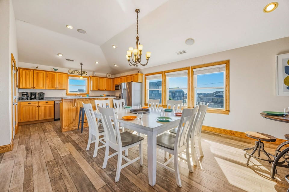 Surf or Sound Realty - 1233 - High Tide Haven - Dining Area -3