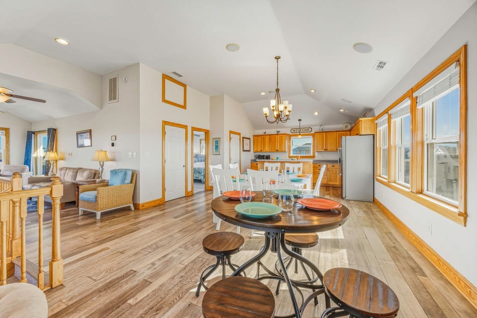 Surf or Sound Realty - 1233 - High Tide Haven - Dining Area -6