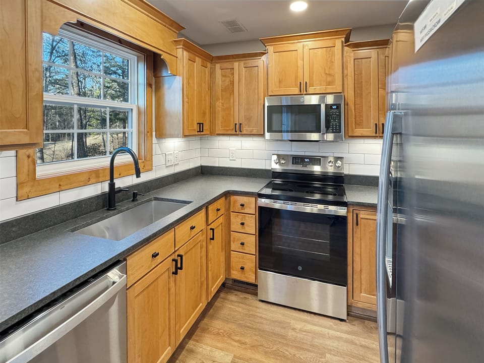 Whip up your favorite vacation recipes in our modern, chef-ready kitchen.