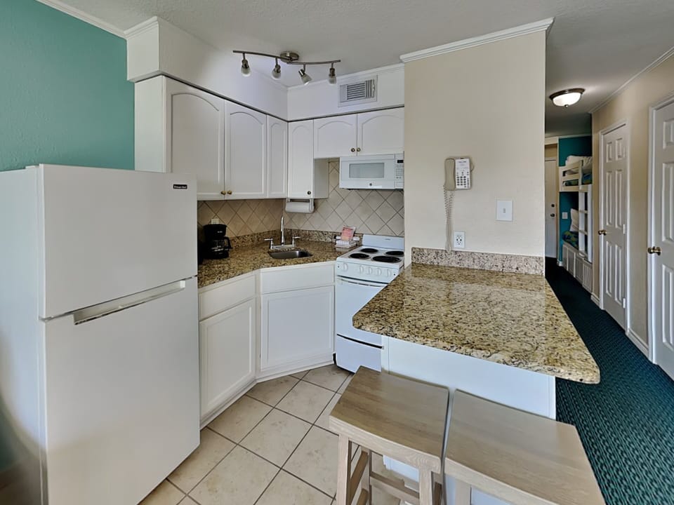 Kitchen - Fully Stocked Kitchen With Breakfast Bar