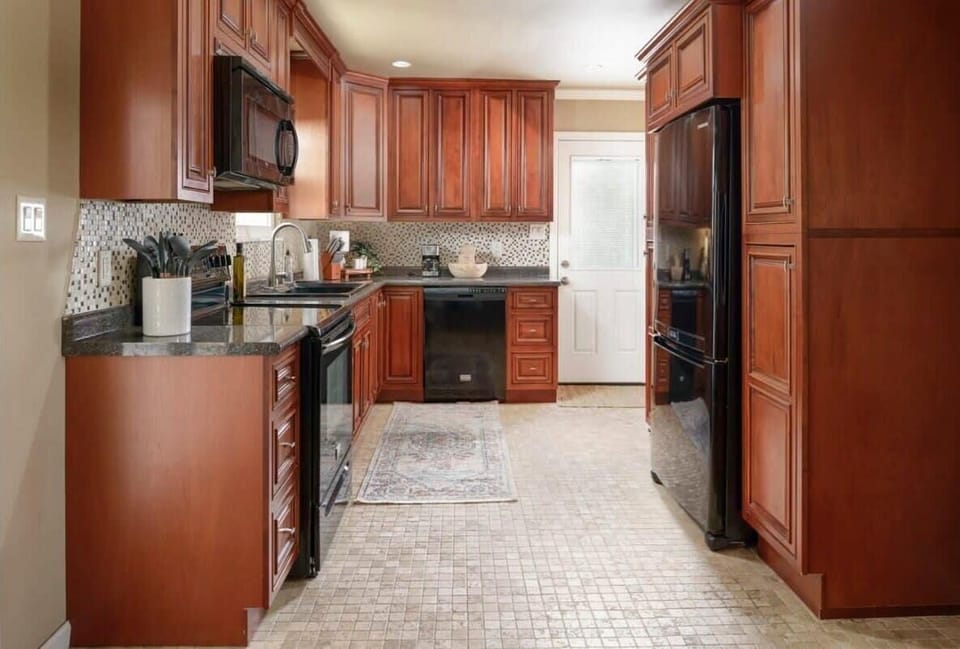 Spacious Kitchen