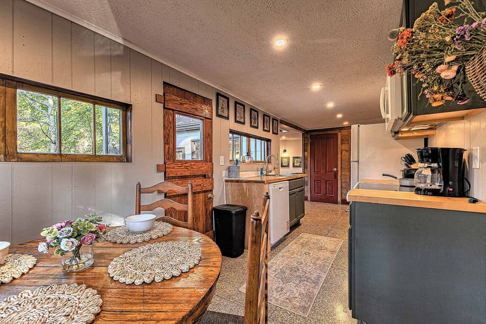 Dining/Kitchen