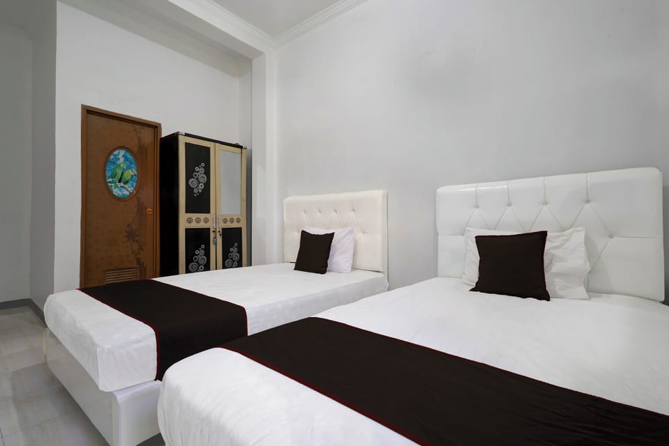 Deluxe Twin Room | Free WiFi, bed sheets
